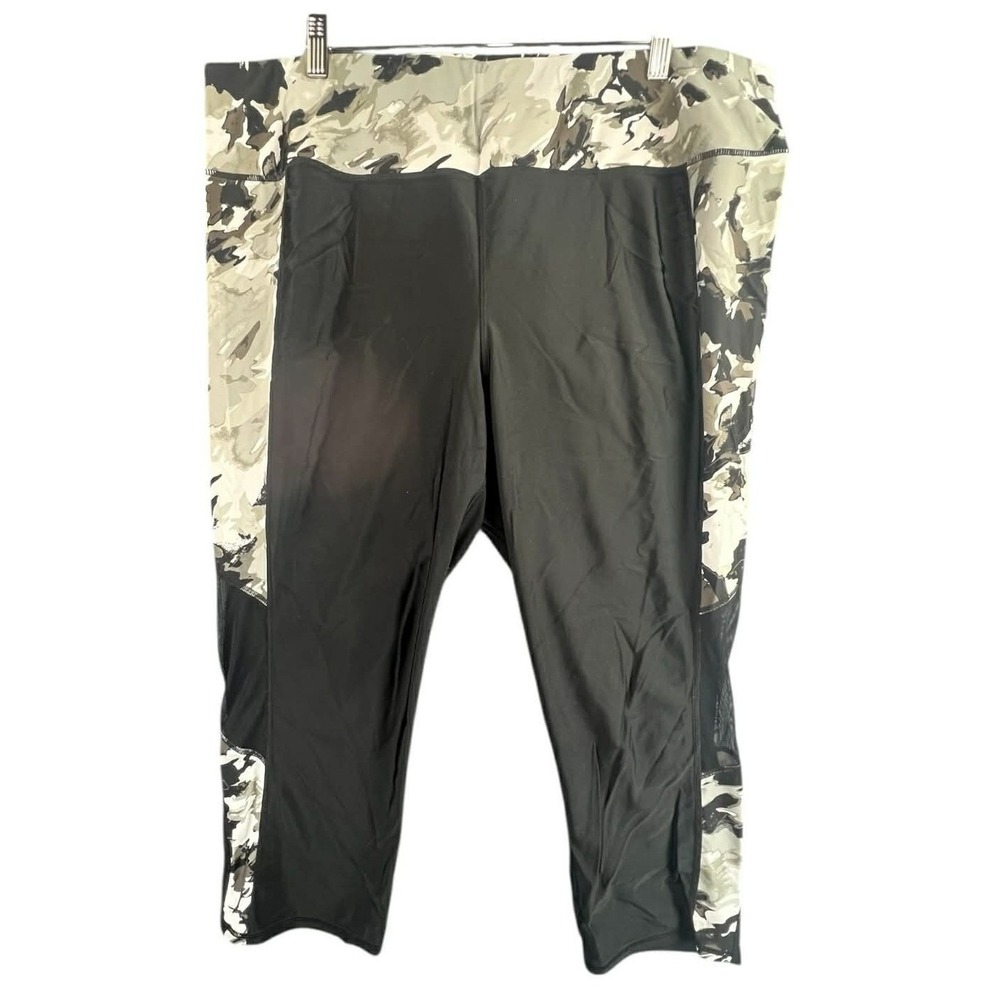 Livi Active 22/24 Black Camo Mesh Capri Leggings‎ Plus Sz Workout Gym Athleisure
